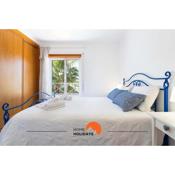 #152 Falesia Beach Flat By Home Holidays