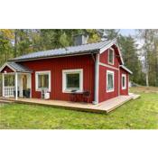 3 Bedroomcozy Home In Hllefors