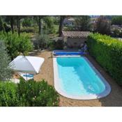 Attractive villa in Vaison-la-Romaine with private pool