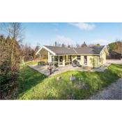 Awesome home in Ebeltoft with Sauna, WiFi and 4 Bedrooms