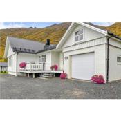 Awesome home in Straumsjen with 3 Bedrooms and WiFi