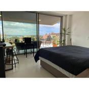 Bay View One, Stunning 3 bed condo with sea view & rooftop pool