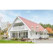 Beautiful home in Djurhamn with 4 Bedrooms