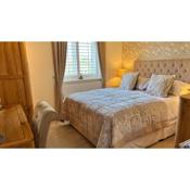 Country Room Near Spalding King Size Bed, Breakfast, Parking,