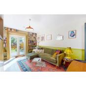 Eclectic 2 BR apartment with garden in Tulse Hill