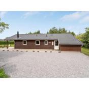 Holiday Home Alvi - 400m to the inlet in NE Jutland by Interhome