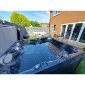 Hot Tub house close to Woodland and Peak District