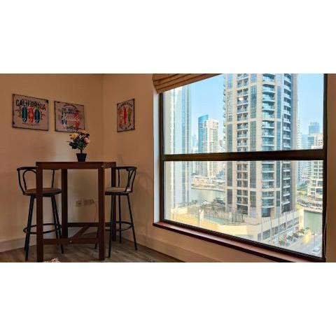 La Buena Vida Holiday Homes - Deluxe, very spacious 5 Bedroom in Best location of JBR, Near to Beach, Marina and Tram station