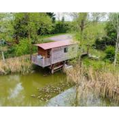 Lakeside Cabin on Stilts- 'Kingfisher'