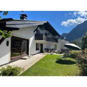 Landhausvilla - Cozy Country House Villa in Unterach at lake Attersee in Austria with fire places and tiled stove