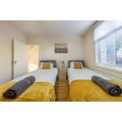 Large Group Accommodation-Sleeps 7- Contractor Friendly Free Parking- Near Luton Airport & M1