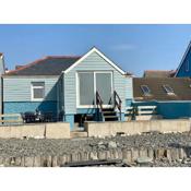 Lovely 6-Bed House on Borth sea shore