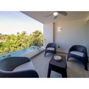 Luxurious condo steps from the beach, A2, Los Cora