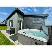 Luxury Holiday home with hot tub close to Tenby beach