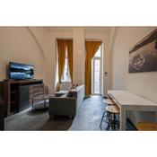 Main train station apartment close to the the Main Square!