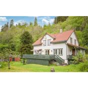 Nice home in Lonevåg with 4 Bedrooms