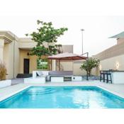 O2 pool villa
