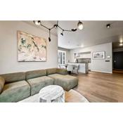 Private Luxe 2BR/2BA with Free Parking City Center