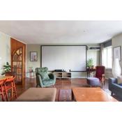 Spacious Lovely and Super Central 2BR in Moda!