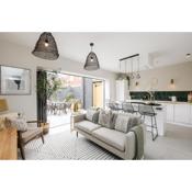 Stylish 2 bed Mews-Style House both en-suite
