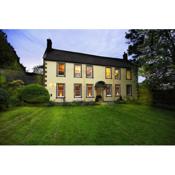 Topside House - Beautiful 7 bedroom house with hottub wifi and parking near Bath Wells Frome