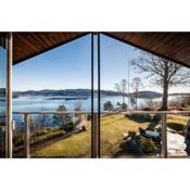 Villa Arboretet - Seaside villa with private pool & infrared sauna in the heart of Arboretet, Bergen