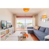 #103 Foxy V Flat with Sea View by Home Holidays