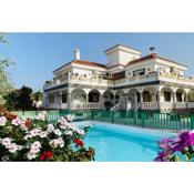 2 Apartments with private pool at Villa Diaz Aleman