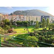 2 bedrooms appartement with wifi at Funchal 2 km away from the beach