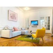2 bedrooms between Champs-Elysees and av Montaigne