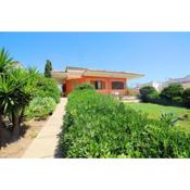 2 bedrooms house at Lido di Noto 300 m away from the beach with sea view enclosed garden and wifi
