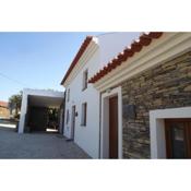 2 bedrooms house with garden and wifi at Rosmaninhal