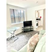 2.Superb Serviced Apartment - free on road parking