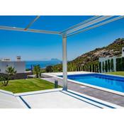 2254-Luxury villa with private pool and seaview