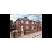 3-Bed House in Oldham near Shaw
