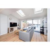 3 bedroom house with a beautiful view in Bromley