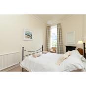 380 Charming one bedroom property in an attractive residential area with great cafes, restaurants and shops nearby