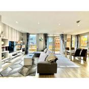 3BD Penthouse With Patio, Greenwich