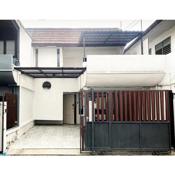 3BR entire house next to Skytrain(BTS) and Subway(MRT) Chatuchak