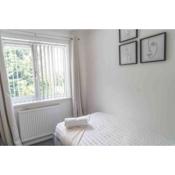 4 bed house in Harborne Birmingham. 4 mins to QE.