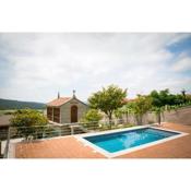4 bedrooms house with private pool jacuzzi and enclosed garden at Cuntis