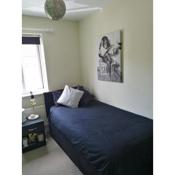 59 Halstead - Gorgeous single bedroom with private bathroom