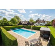 6 Bed Countryside Mansion With Tennis Court & Swimming Pool with Parking