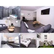 A Beautiful 2 Bedroom Apartment with outdoor space