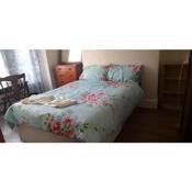 Airport Guest House M22