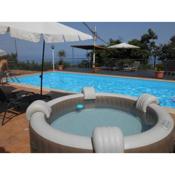 Al Villino Sunrise in villa con piscina ed idromassaggio