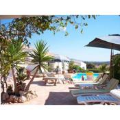 All houses are located in a finely restored Quinta