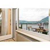 ALTIDO Apt with Amazing view on Lake Como and Parking