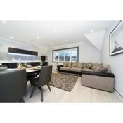 Amazing Apartment near Bournemouth, Poole & Sandbanks - WiFi & Smart TV - Newly Renovated! Great Location!
