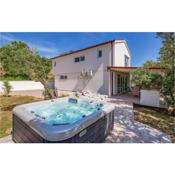 Amazing home in Banjol with Jacuzzi, 3 Bedrooms and WiFi
